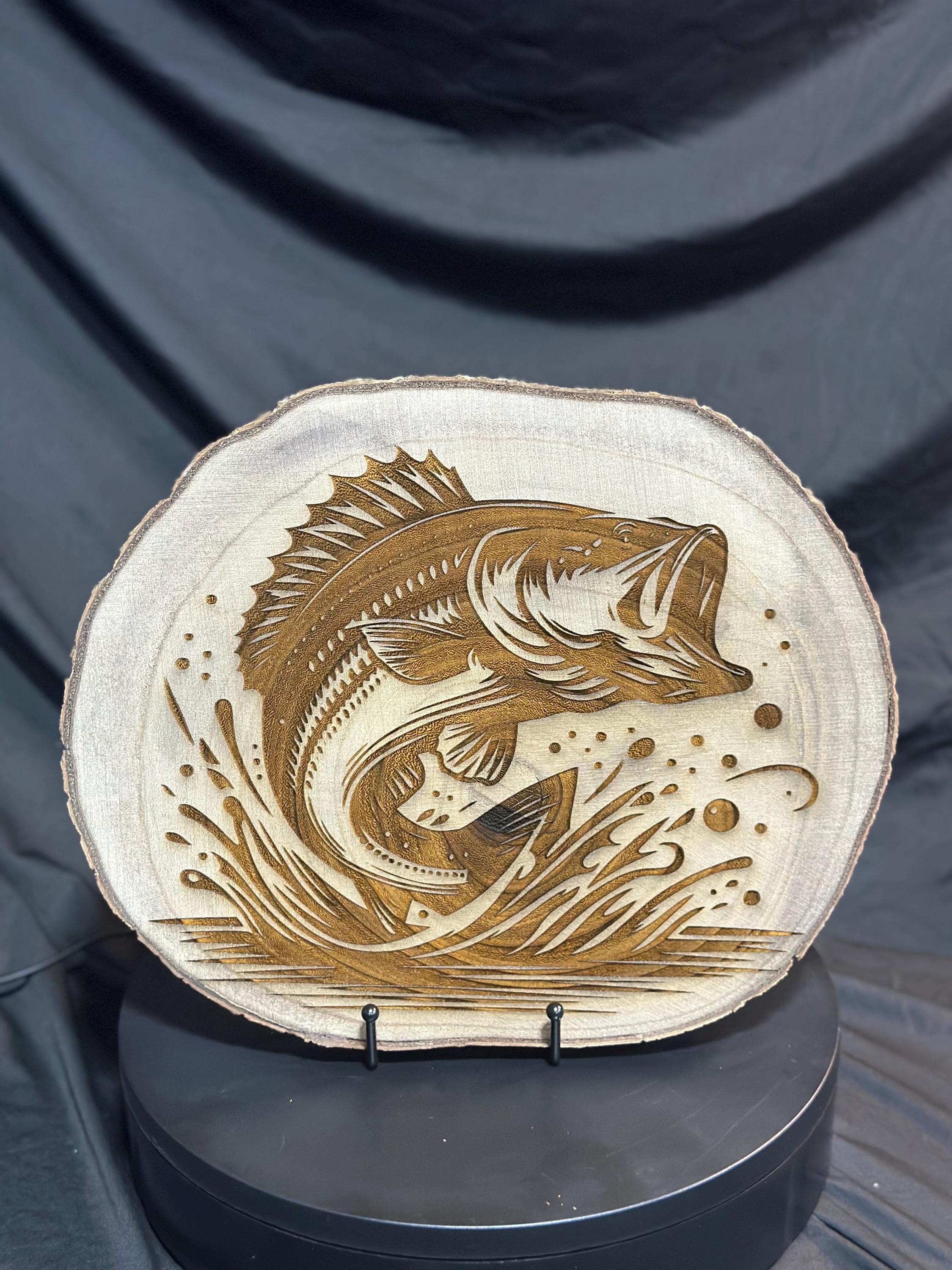 Live Edge Round Fish Engraving