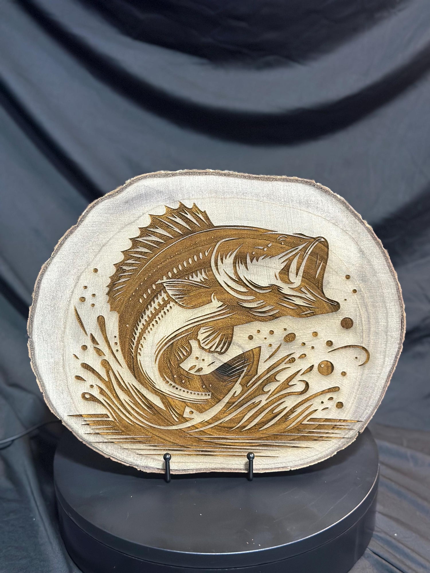 Live Edge Round Fish Engraving